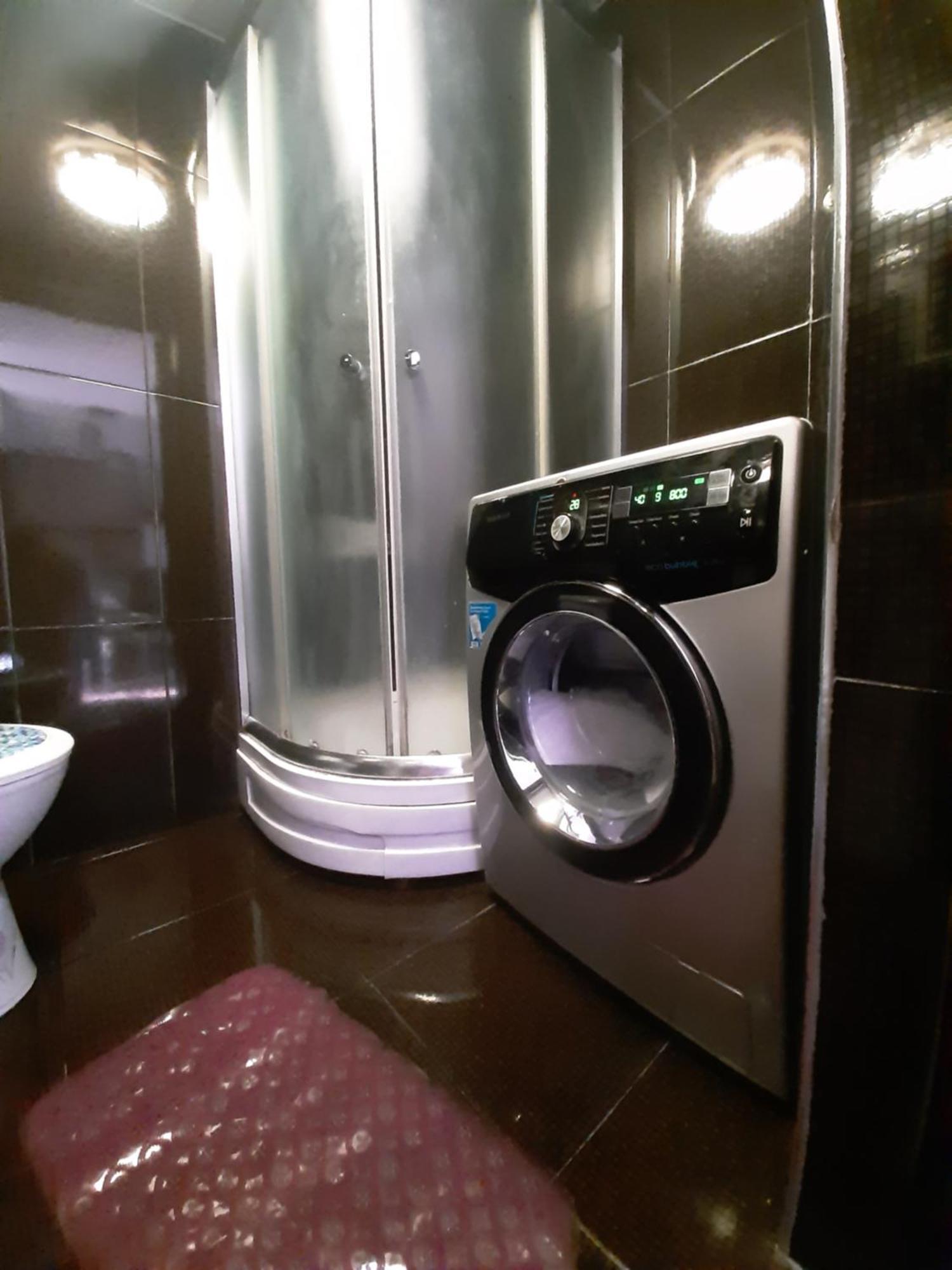 バトゥーミ Moduliヴィラ 部屋 写真